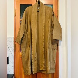 Elizabeth Suzann Studio Clyde Trench in Cotton Canvas Size L/XL. Color: Clay